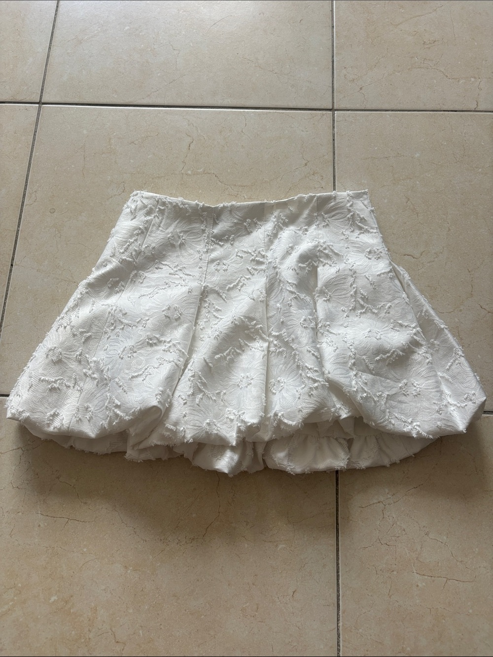 ZARA White Floral Mini Skirt - Women's Flared Bubble Hem